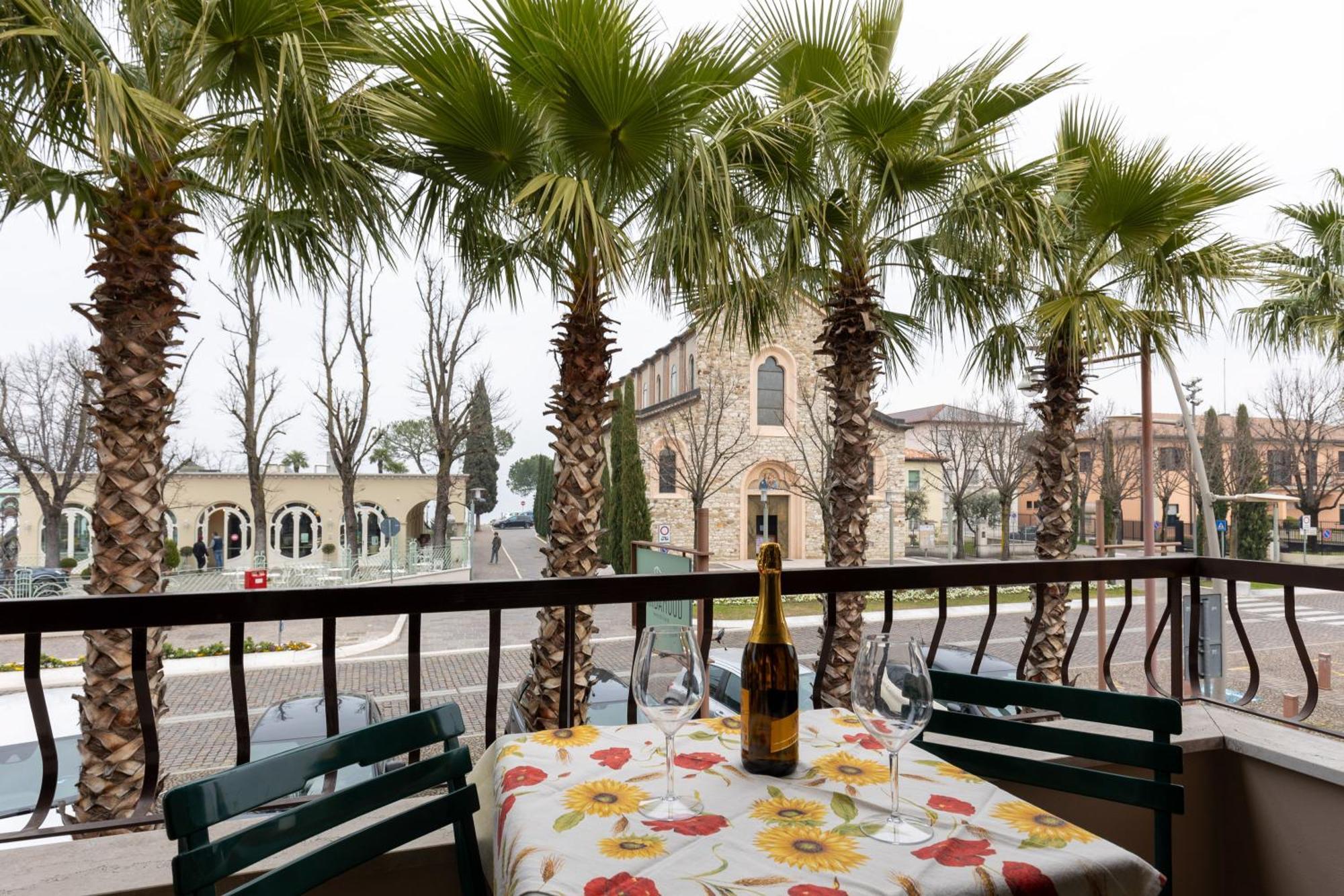 Sorridi Al Lago Sirmione Eksteriør billede